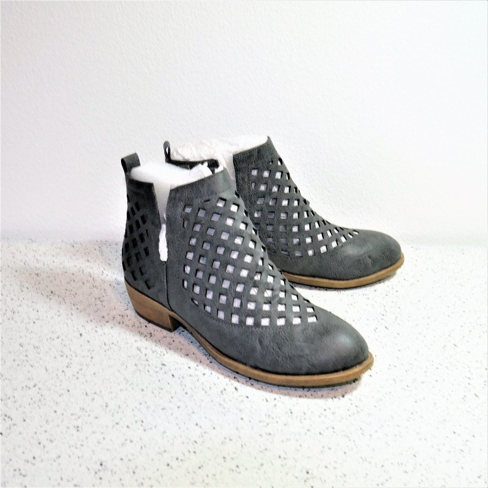 Journee Collection Kat Women's Ankle Boots, Size 8